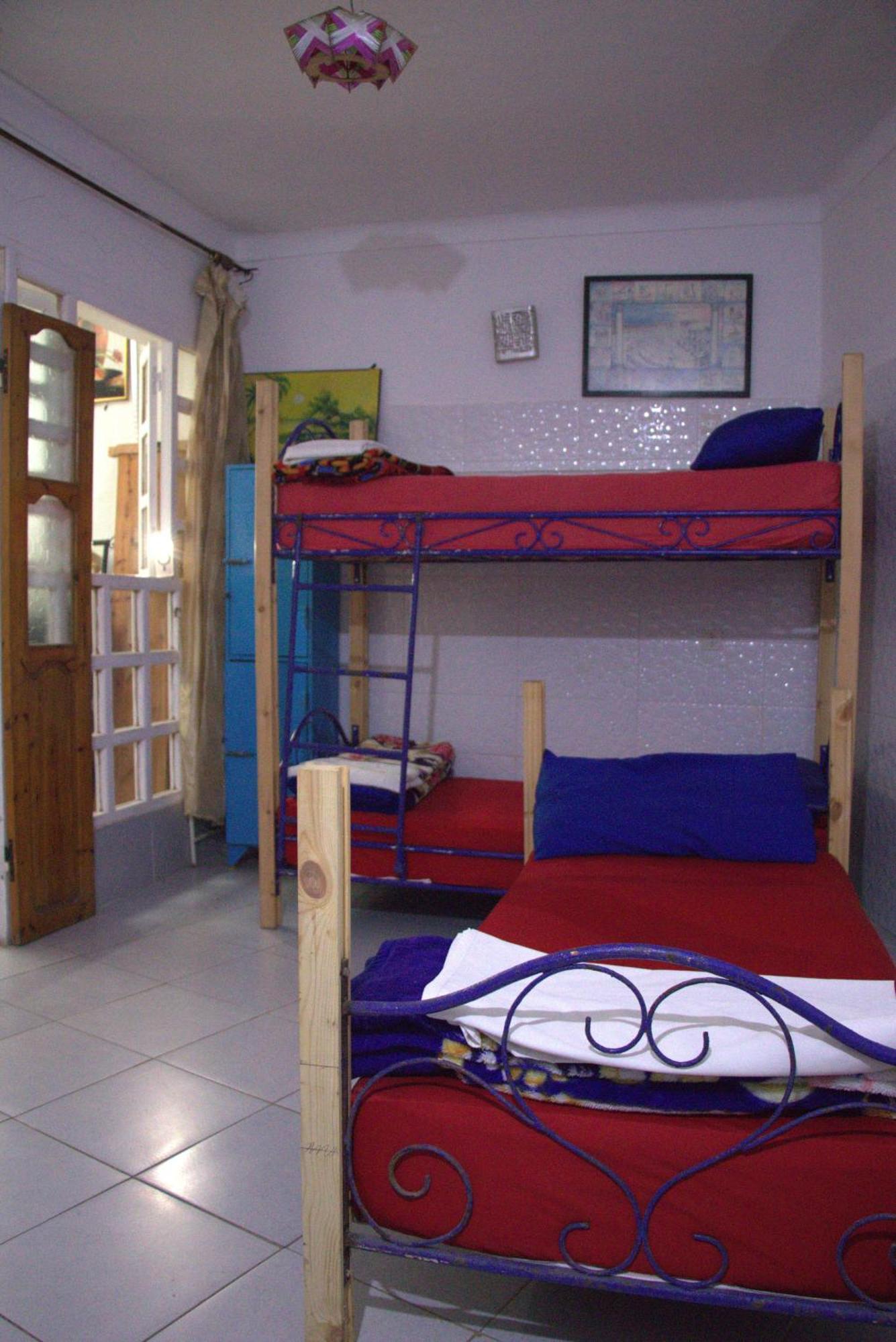White And Blue Hostel Есувейра Екстериор снимка
