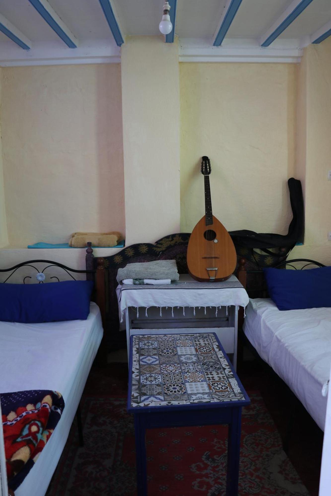 White And Blue Hostel Есувейра Екстериор снимка