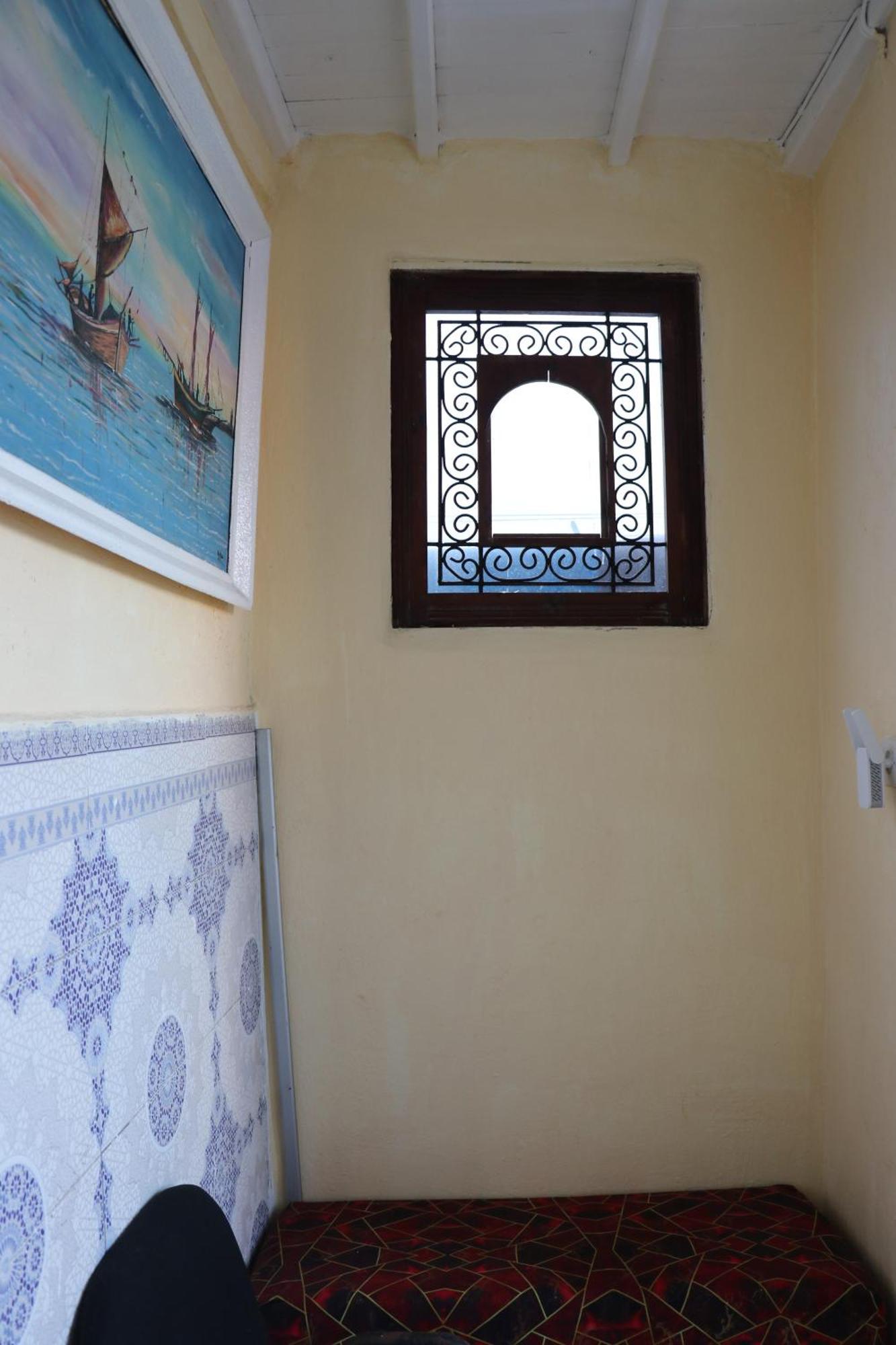 White And Blue Hostel Есувейра Екстериор снимка