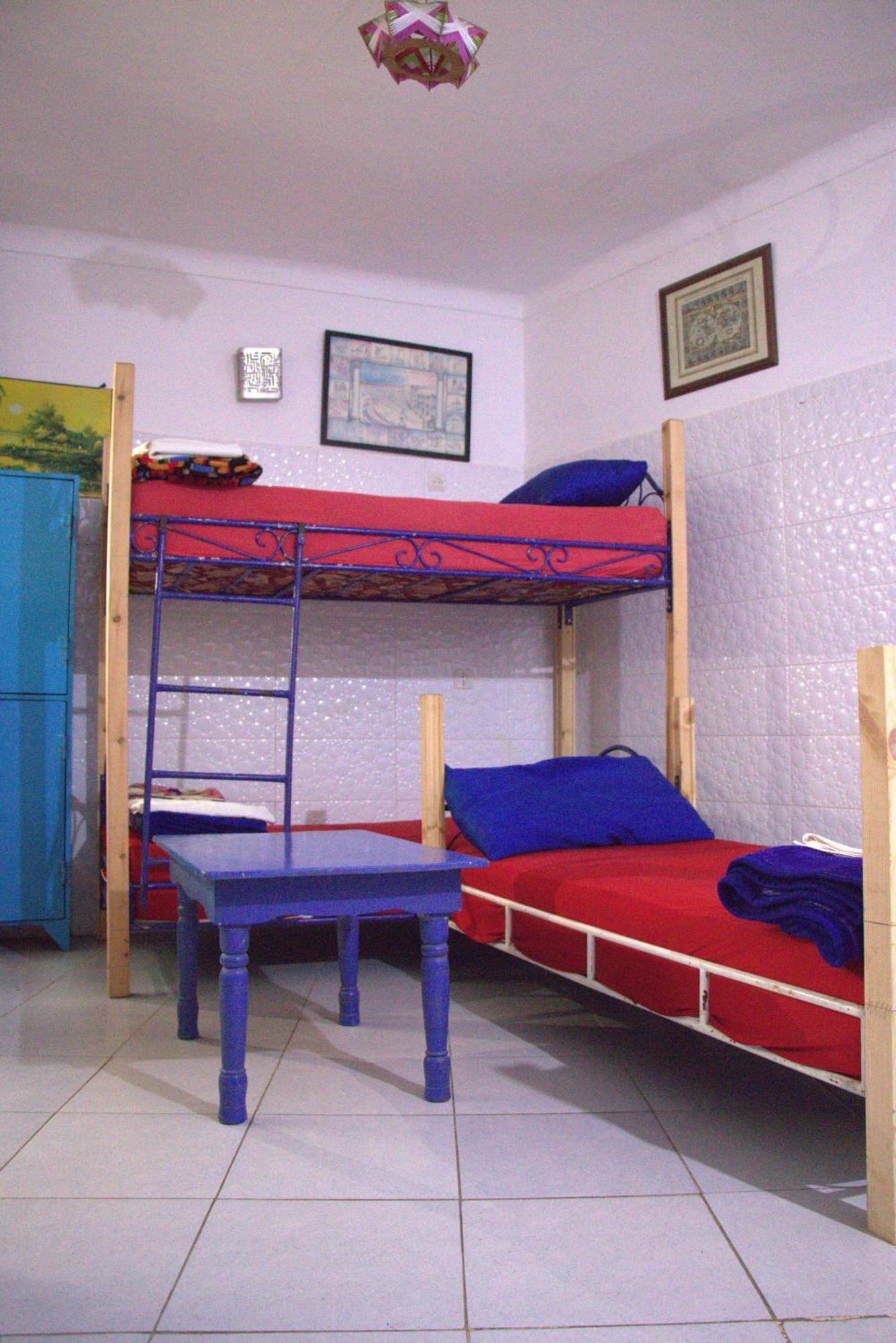 White And Blue Hostel Есувейра Екстериор снимка