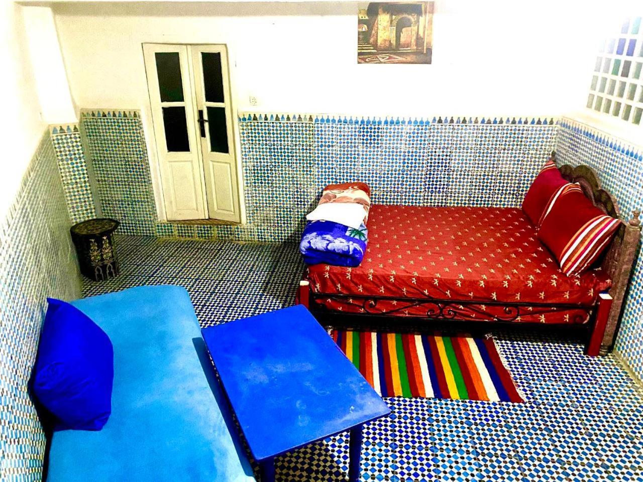 White And Blue Hostel Есувейра Екстериор снимка