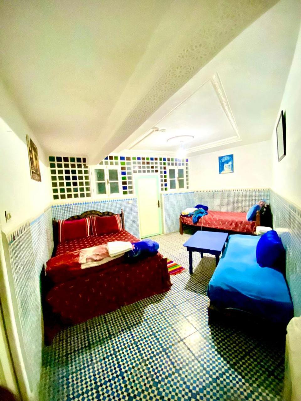 White And Blue Hostel Есувейра Екстериор снимка